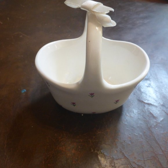 Vintage 1980's Jewelry Trinket Ceramic Basket